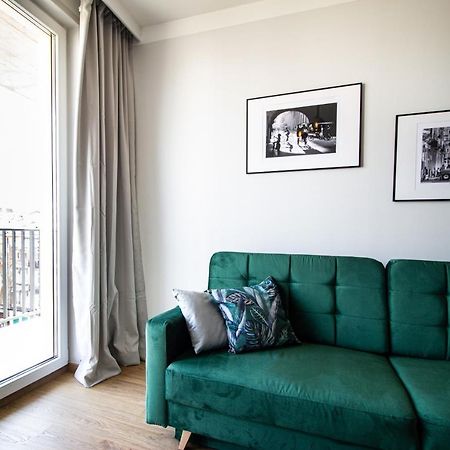 Patio Praga Metro Apartment Warsaw Exterior photo