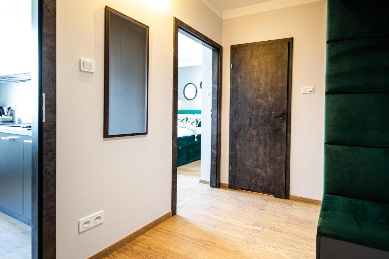 Patio Praga Metro Apartment Warsaw Exterior photo