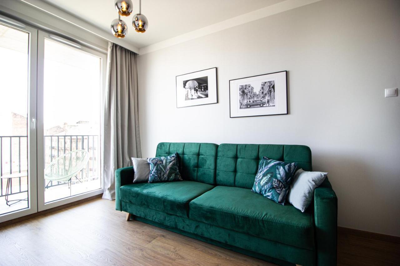 Patio Praga Metro Apartment Warsaw Exterior photo
