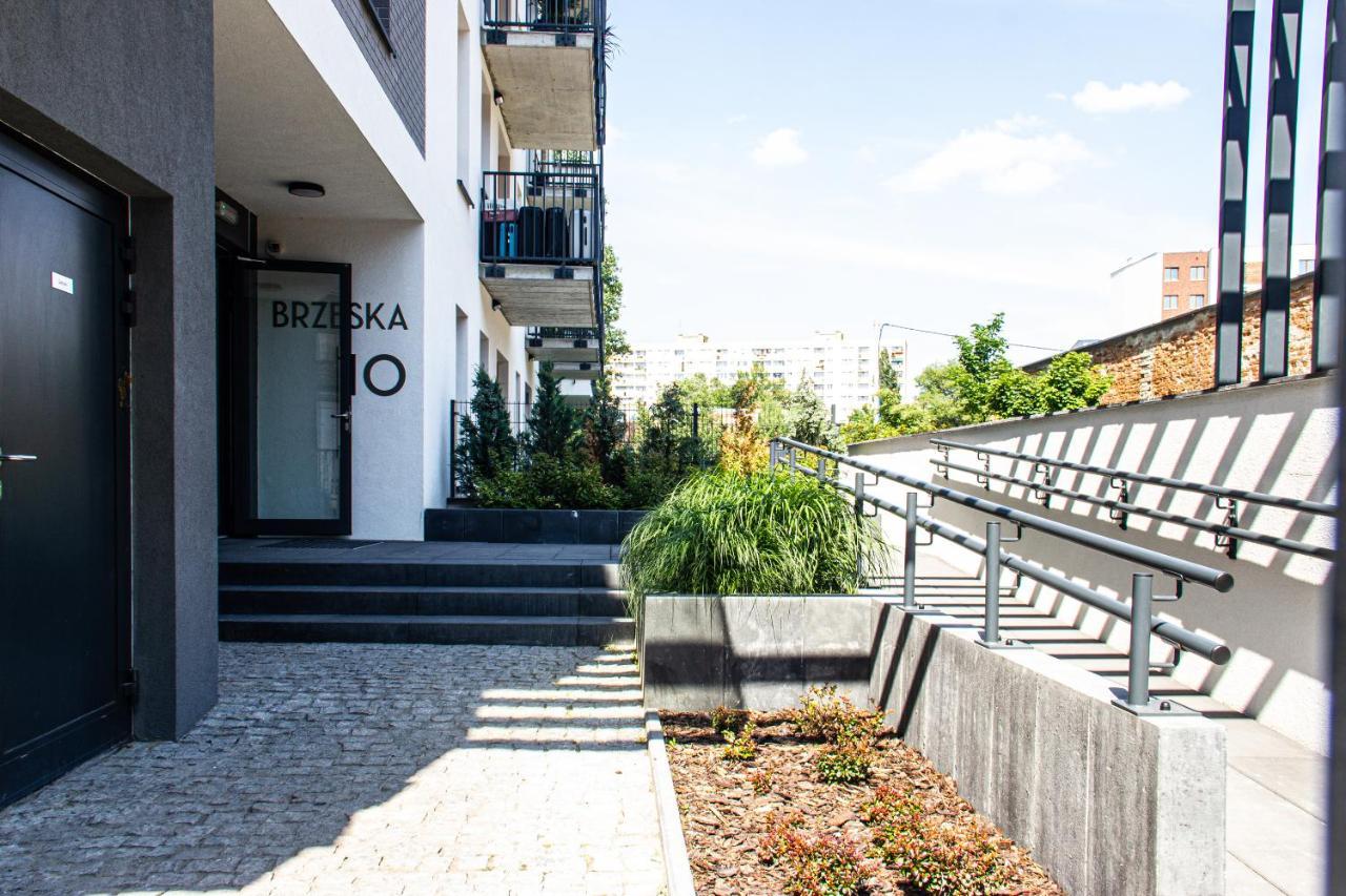 Patio Praga Metro Apartment Warsaw Exterior photo