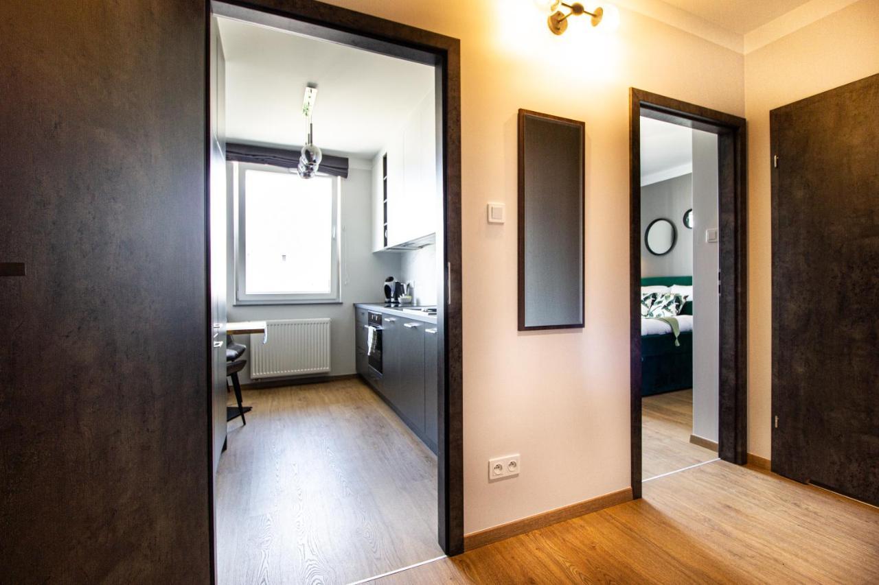 Patio Praga Metro Apartment Warsaw Exterior photo
