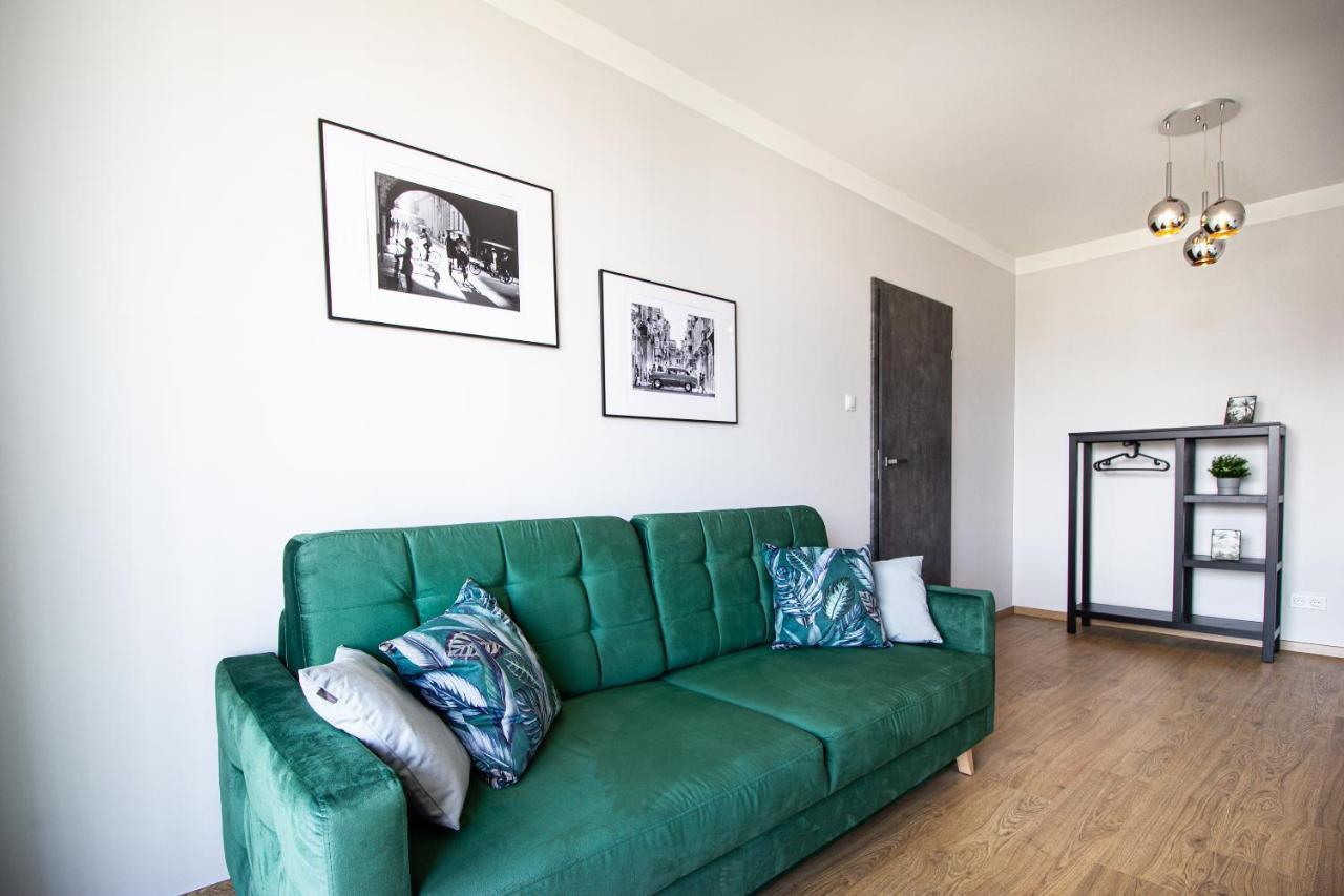 Patio Praga Metro Apartment Warsaw Exterior photo
